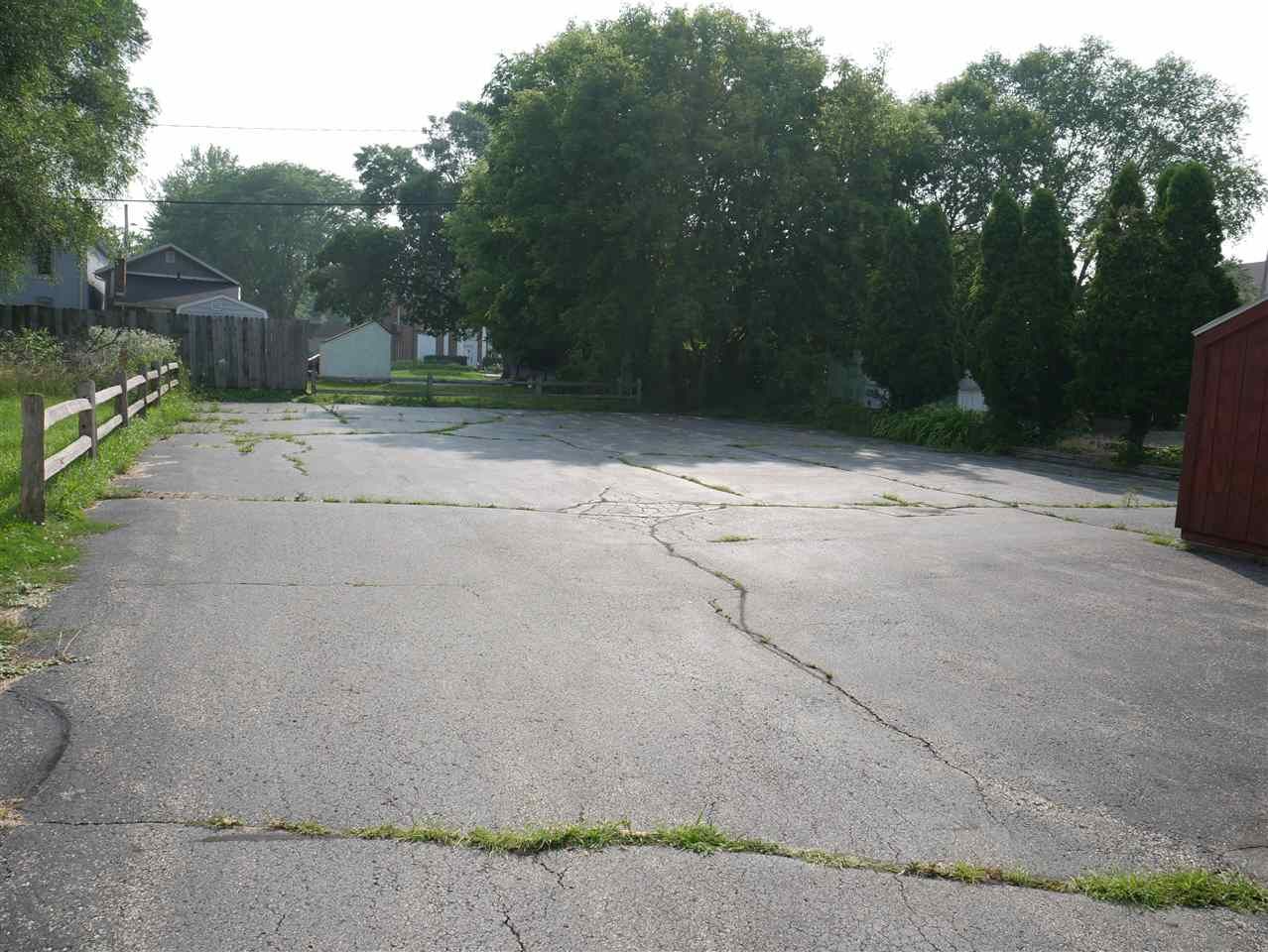 114 S Franklin St, Janesville, WI 53548
